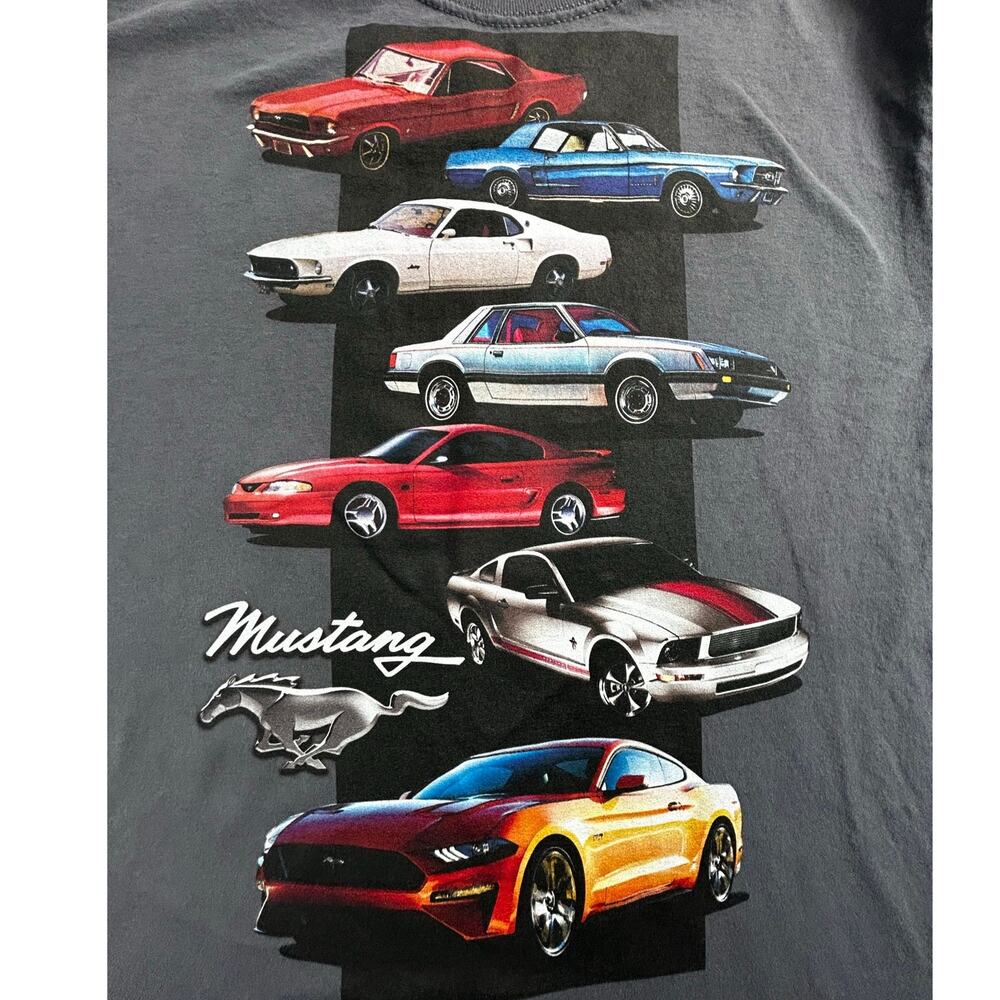 Ford Mustang Evolution Men’s Small Gray Graphic T-Shirt Muscle Cars Pony Logo
